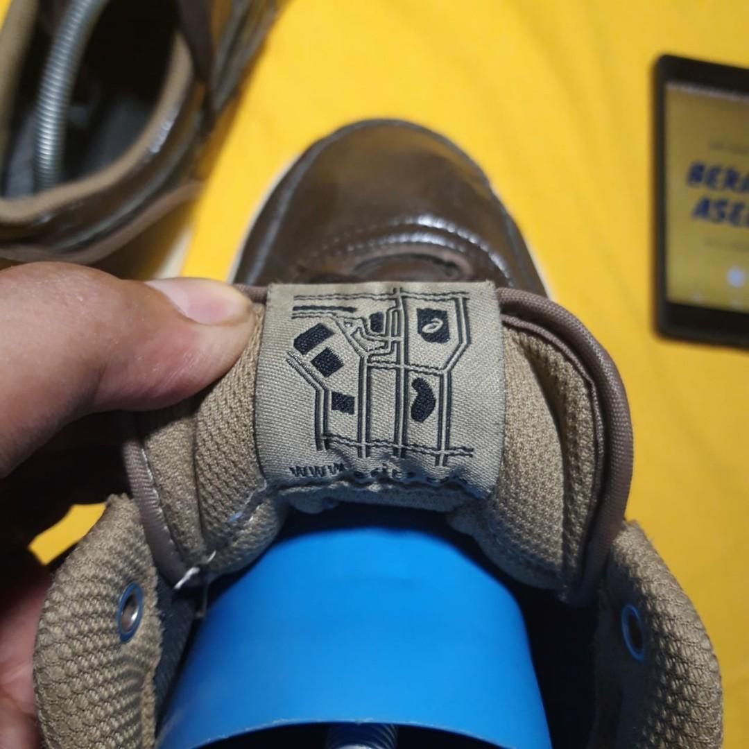 Asics aaron 44 deals