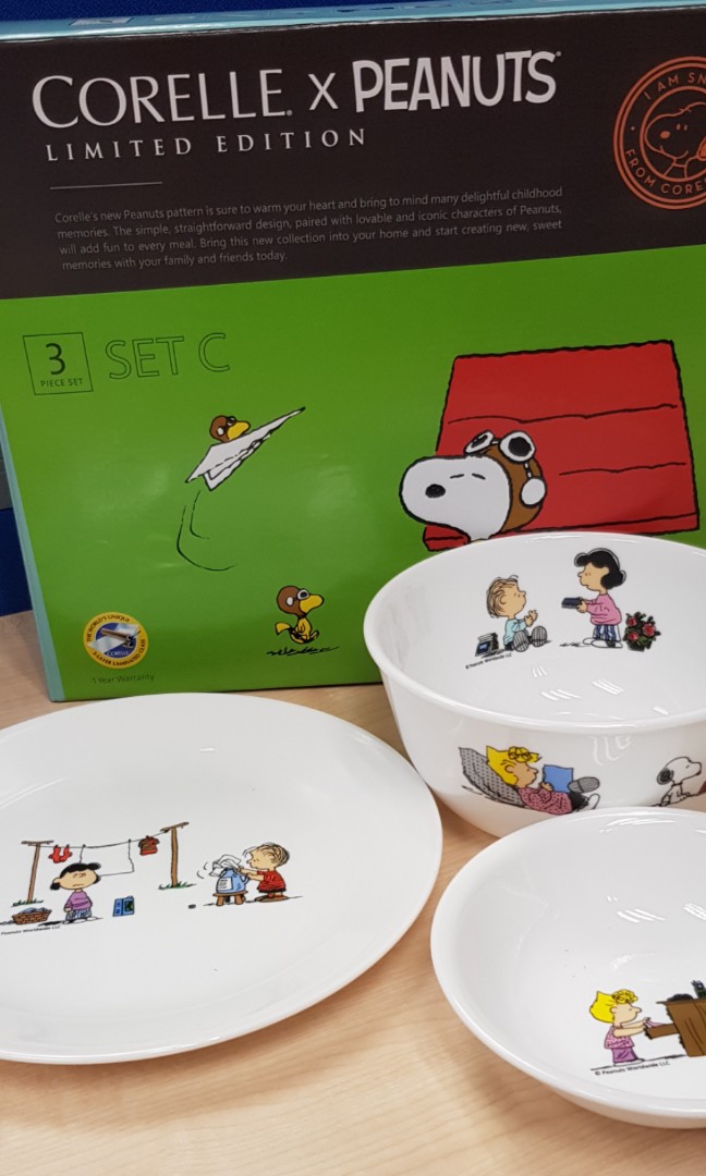Corelle peanuts top