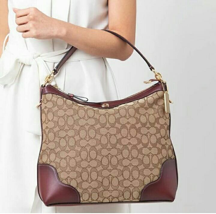 Ivie hobo clearance in signature jacquard