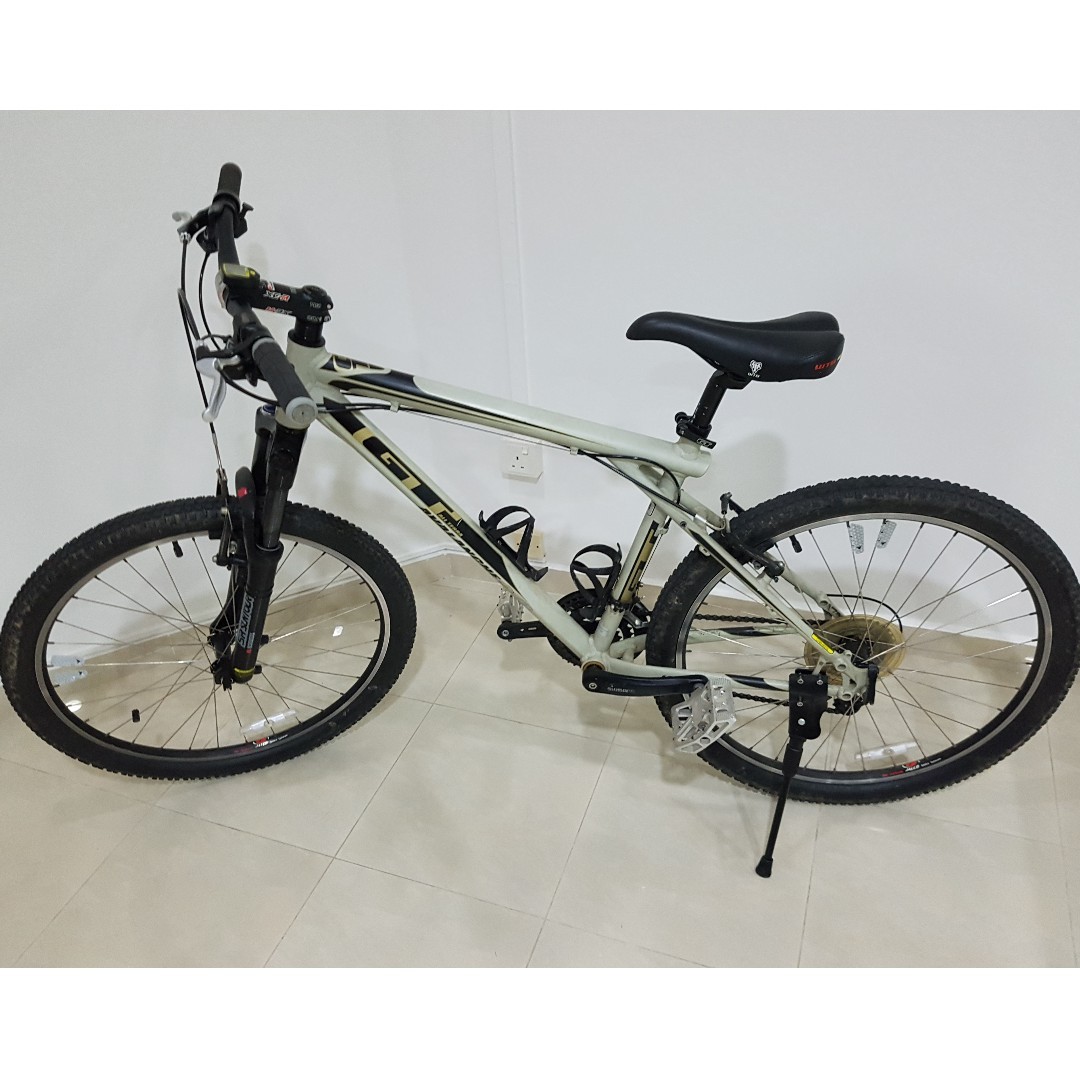 gt mountain bike kickstand