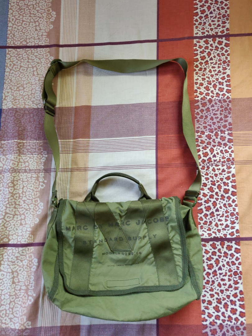 Marc by Marc Jacobs Messenger bag Men s Fashion Bags Sling Bags on Carousell