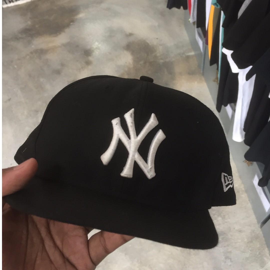 New Era 59Fifty Short Brim Cap Black NY Men s Fashion Watches