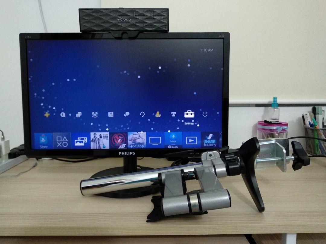 Philips FHD 21 inch Monitor & Speaker & Desk Mount, Computers & Tech