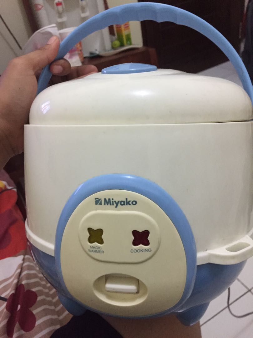 Rice Cooker miyako, Elektronik, Lainnya di Carousell