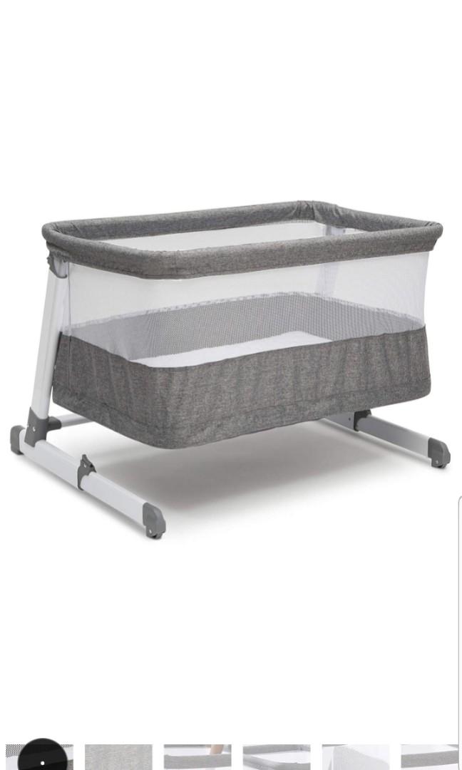 simmons kids room2grow newborn bassinet to infant sleeper