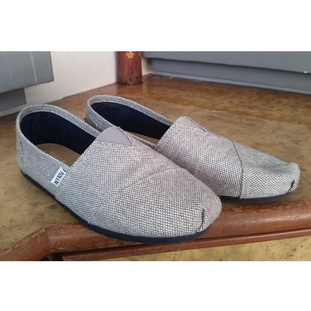 mens shoes like toms