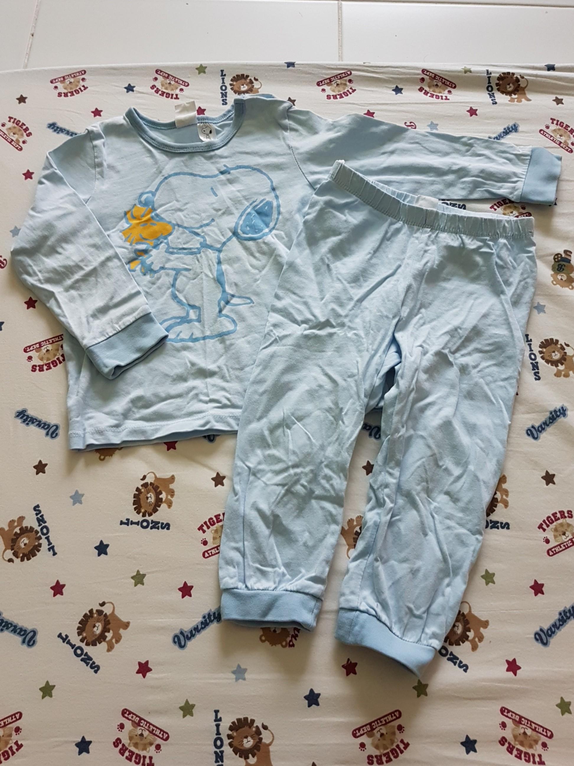 Snoopy Pyjamas (Category: Babies & Kids Fashion) located in Ayer Itam. Submitted by fiery_w (Listing ID 219935839, Image 2). Description: Item in very good condition. Cloth is comfy and cute... size is bigger than usual 9-12M. Can fit up to 24M..