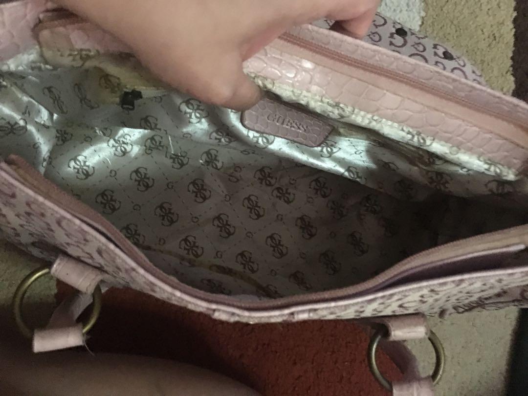 guess baby pink shoulder bag (Category: Shoulder Bags) located in Tanza. Submitted by ashkadilta (Listing ID 220263166, Image 2). Description: .