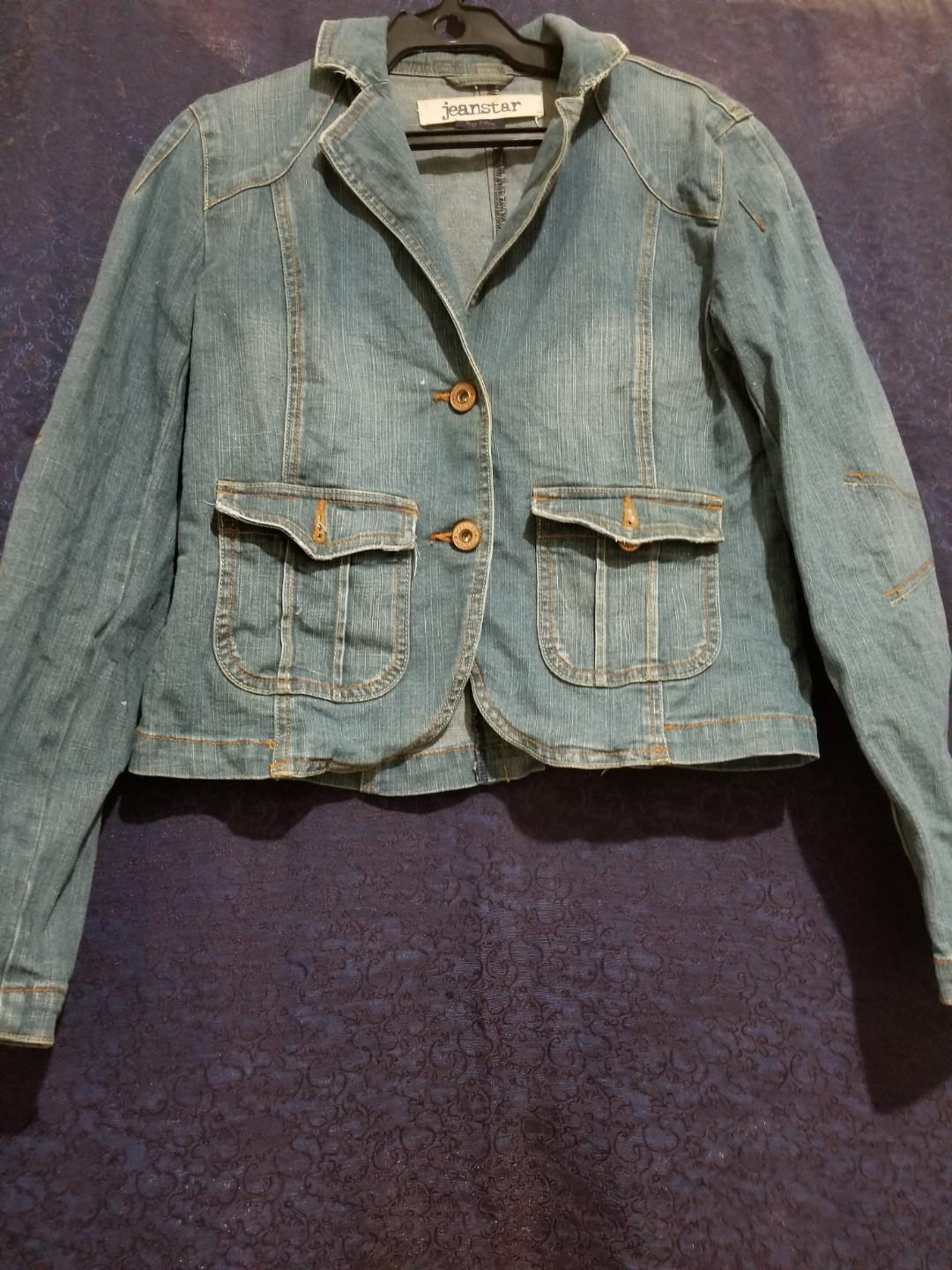 Maong Jacket (Category: Others Tops) located in Paranaque City. Submitted by politzki (Listing ID 220249873, Image 1). Description: No flaws US brand.