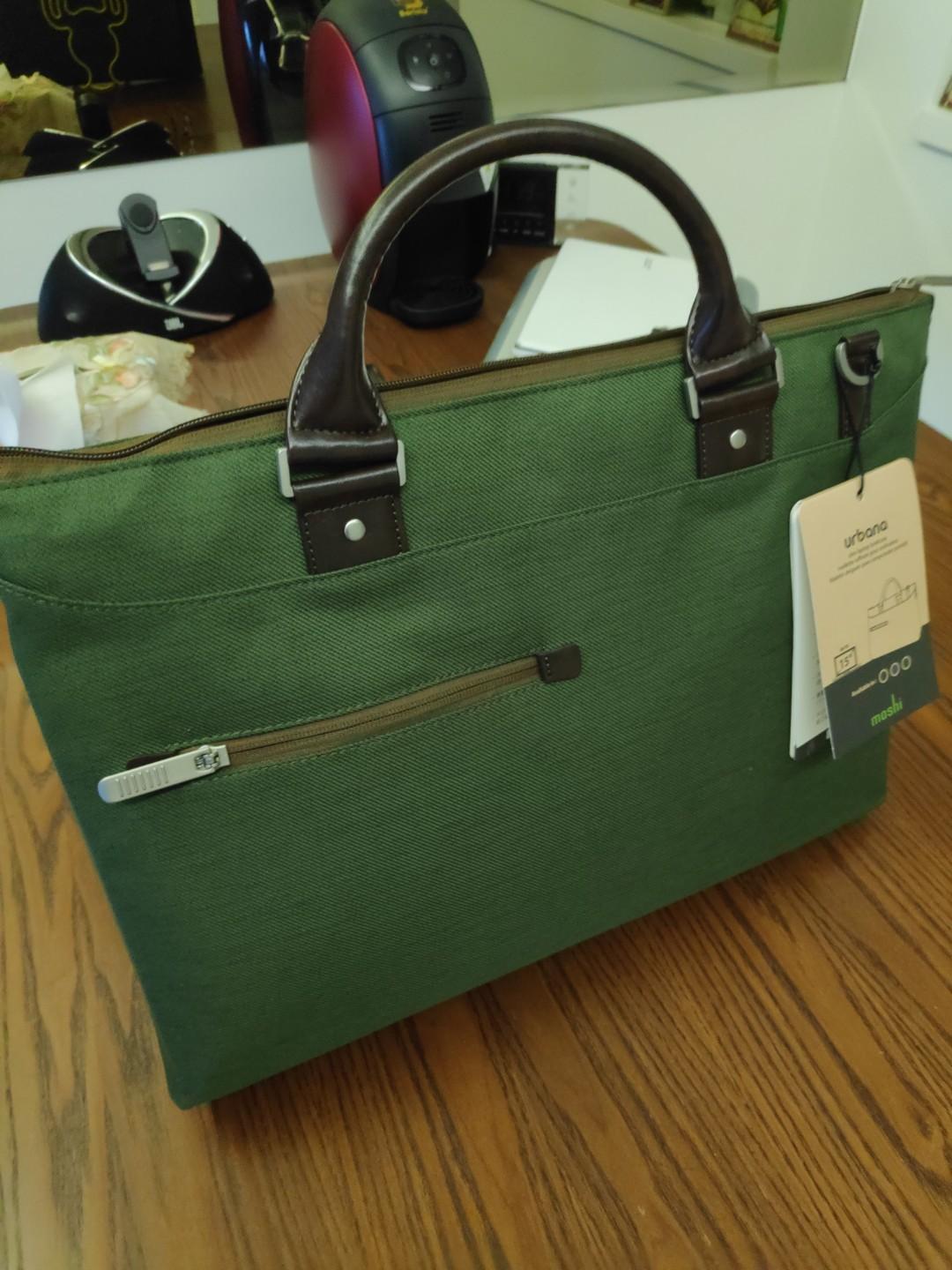 Moshi laptop bag clearance