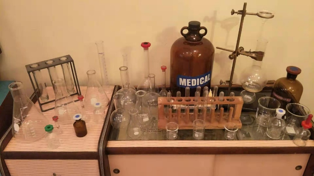 Vintage props antique lab apparatus, Hobbies & Toys, Memorabilia