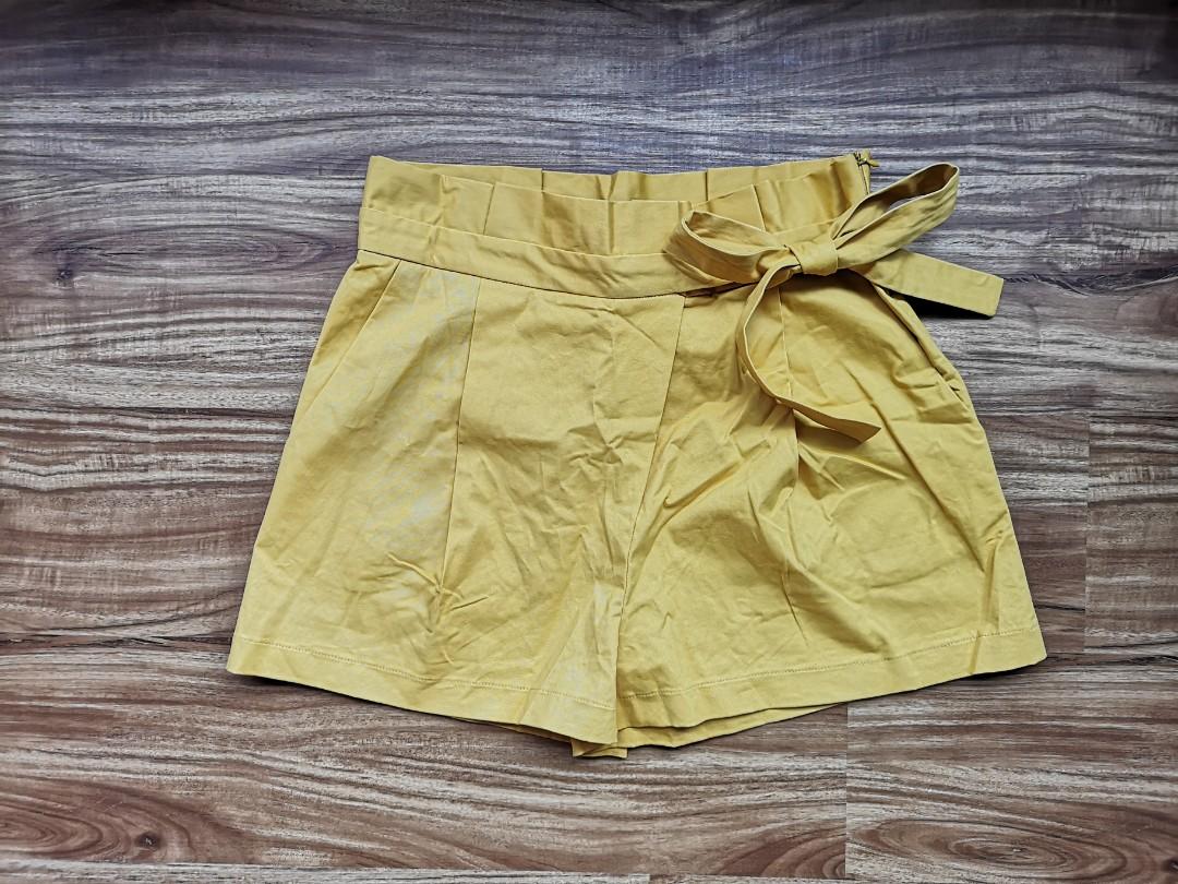 Cute yellow shorts
