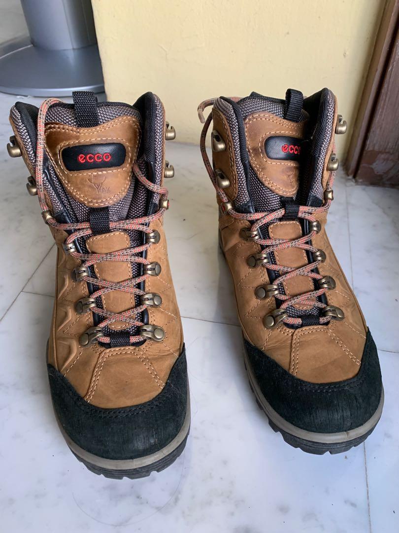 ECCO Hiking Boots, Women's Fashion, Footwear, Boots on Carousell