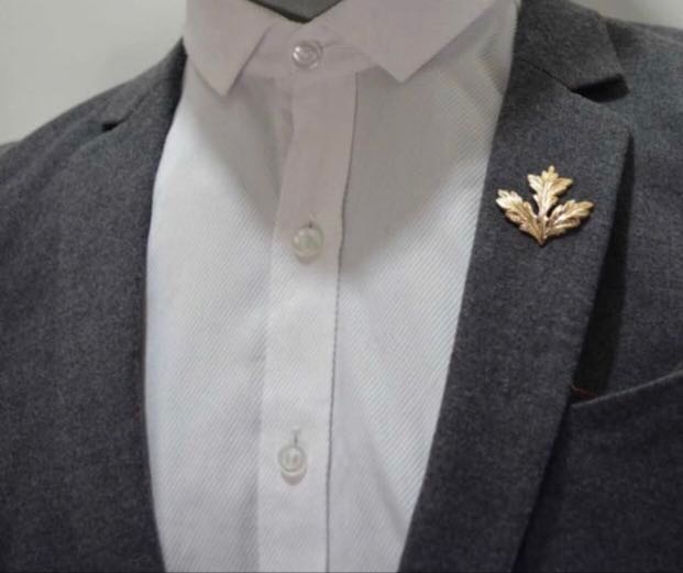 Gold Maple Leaf Brooch Collar Pin New Men s Fashion Watches