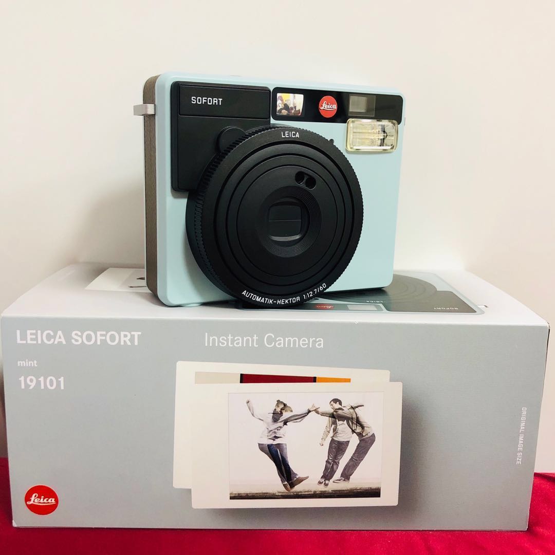 leica sofort instant camera