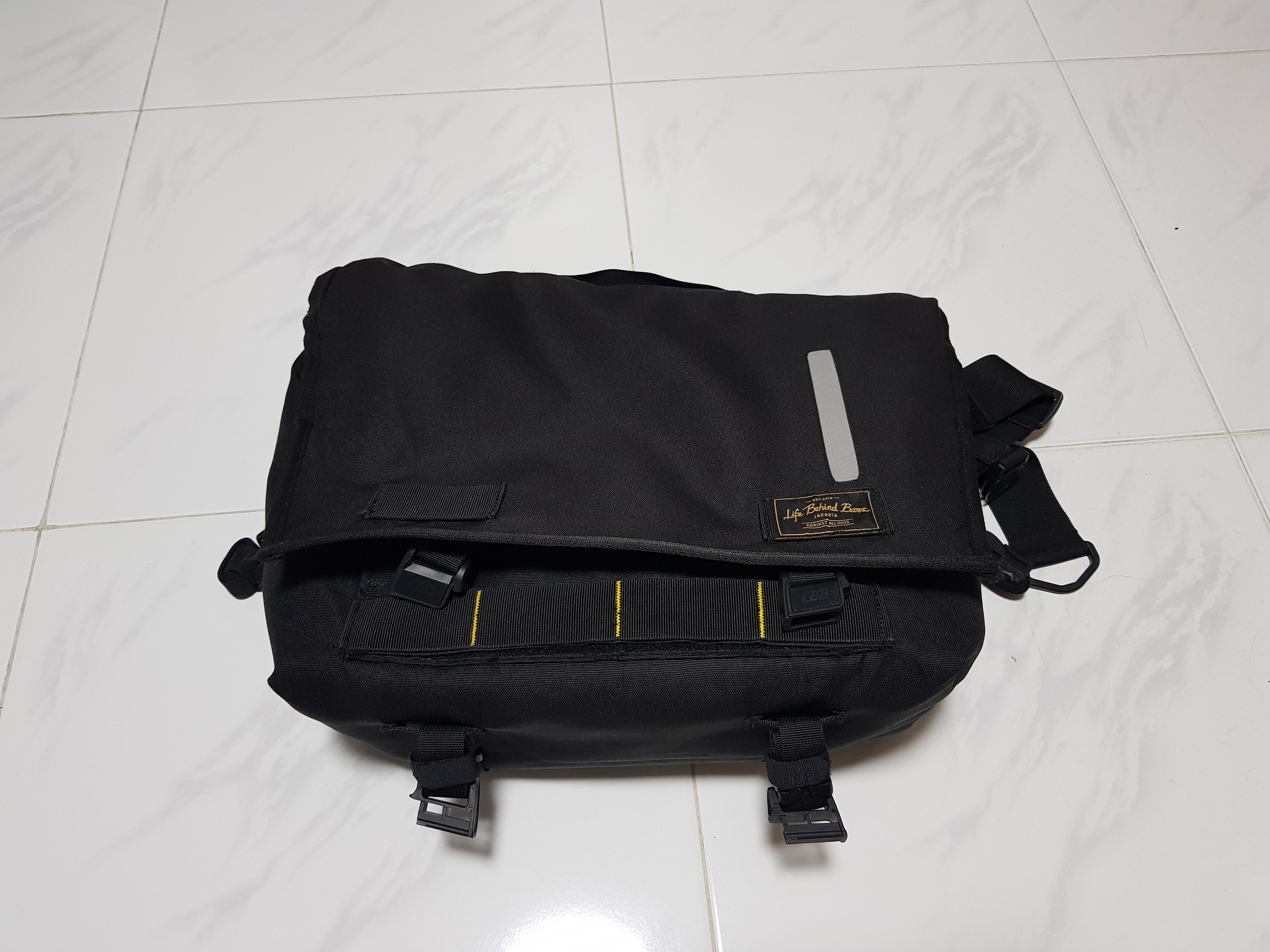 echelon messenger bag