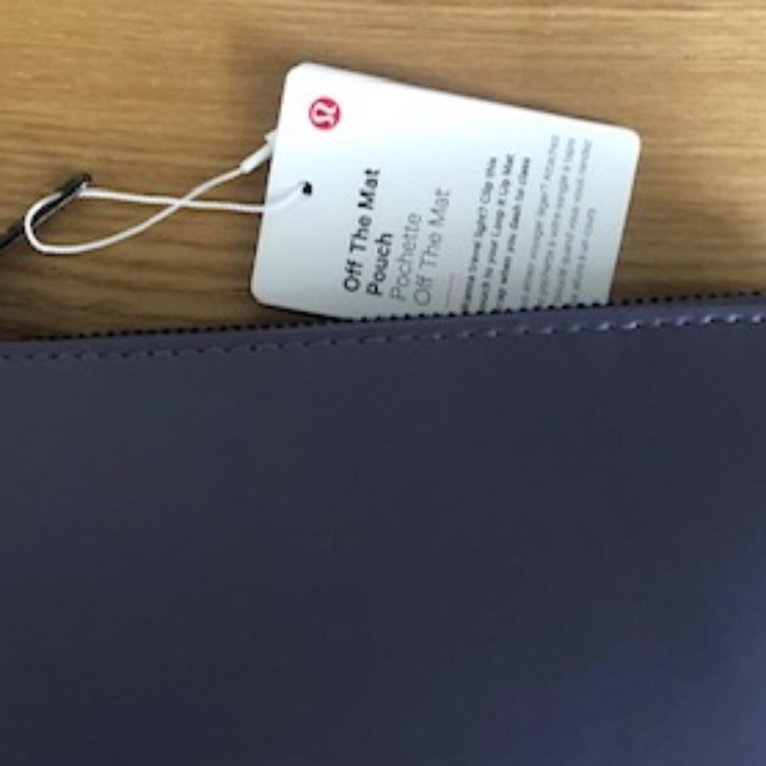 Lululemon off new arrivals the mat pouch