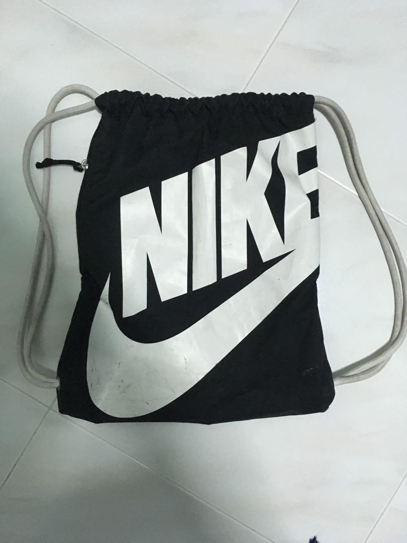 white nike drawstring bag