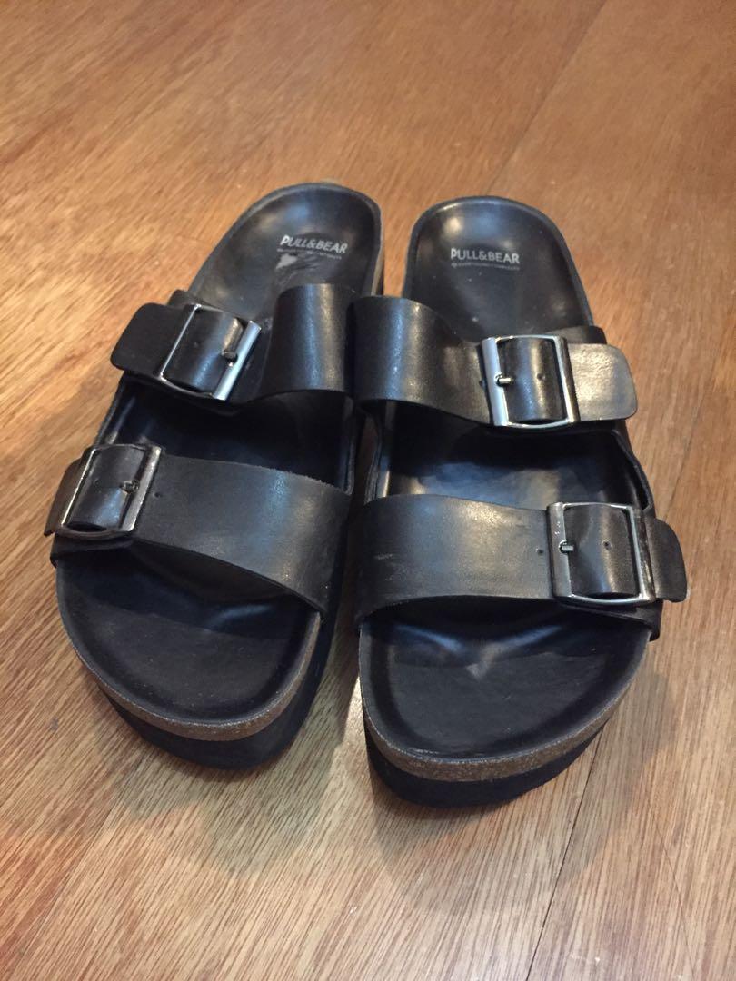 pull and bear black sandals