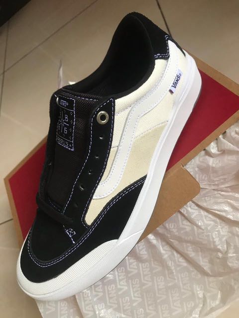 Sepatu Vans Ori Men S Fashion Men S Footwear Sneakers On Carousell