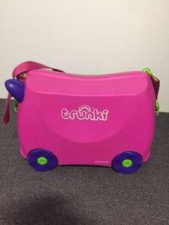 Trunkie for kids moving luggage