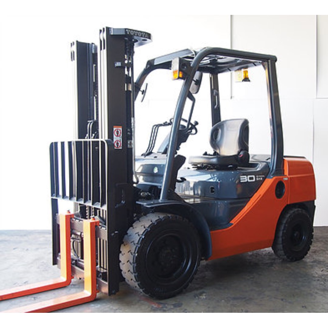 3 Ton Toyota Forklift, Everything Else on Carousell