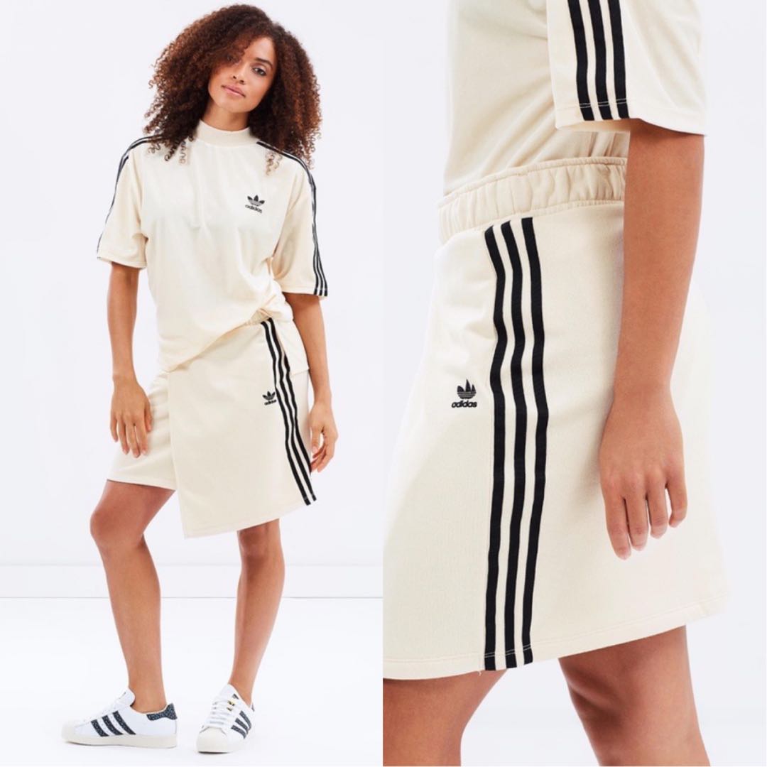 Adidas three stripe skirt 2025