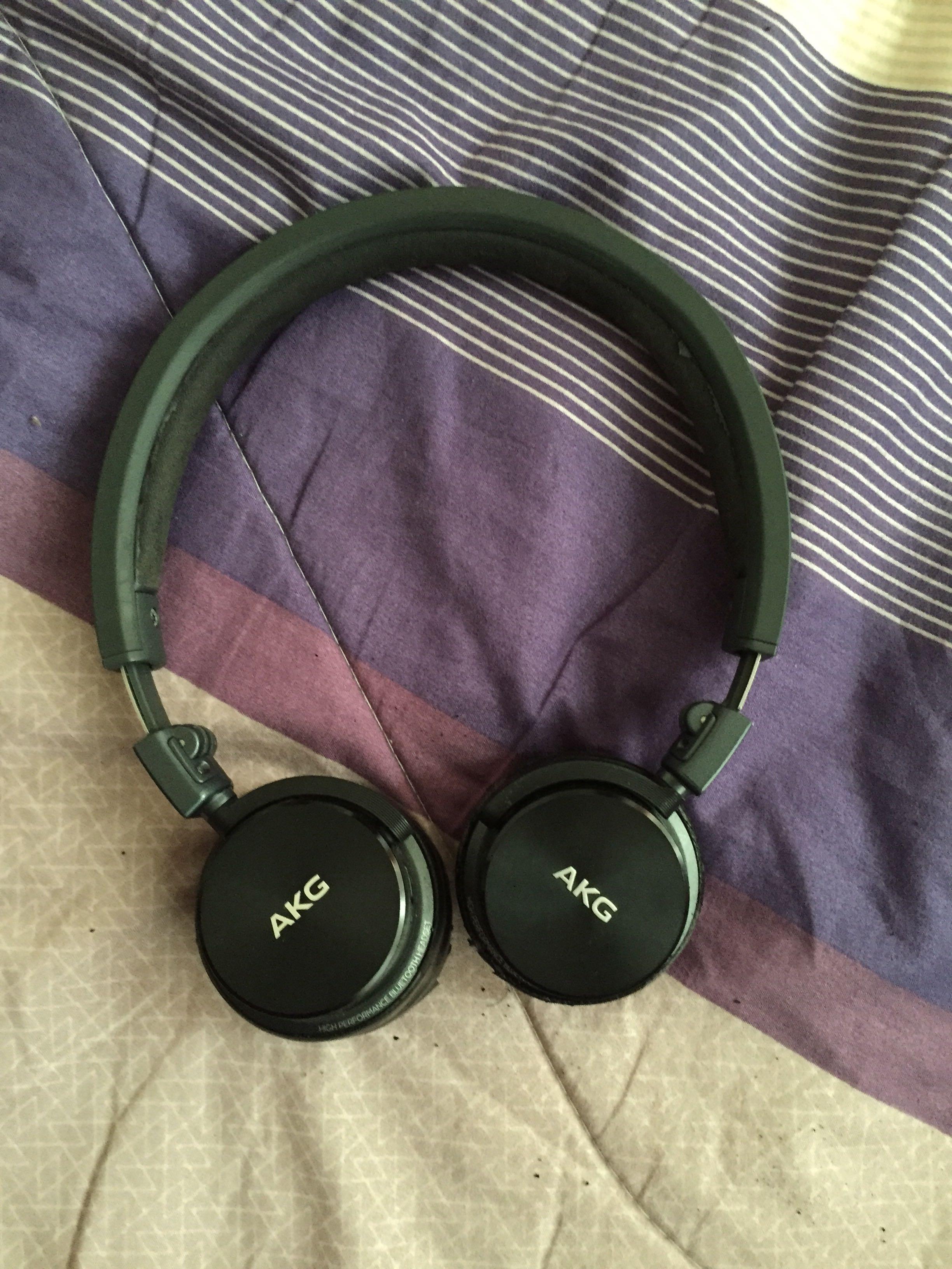 AKG YBT 115 selling
