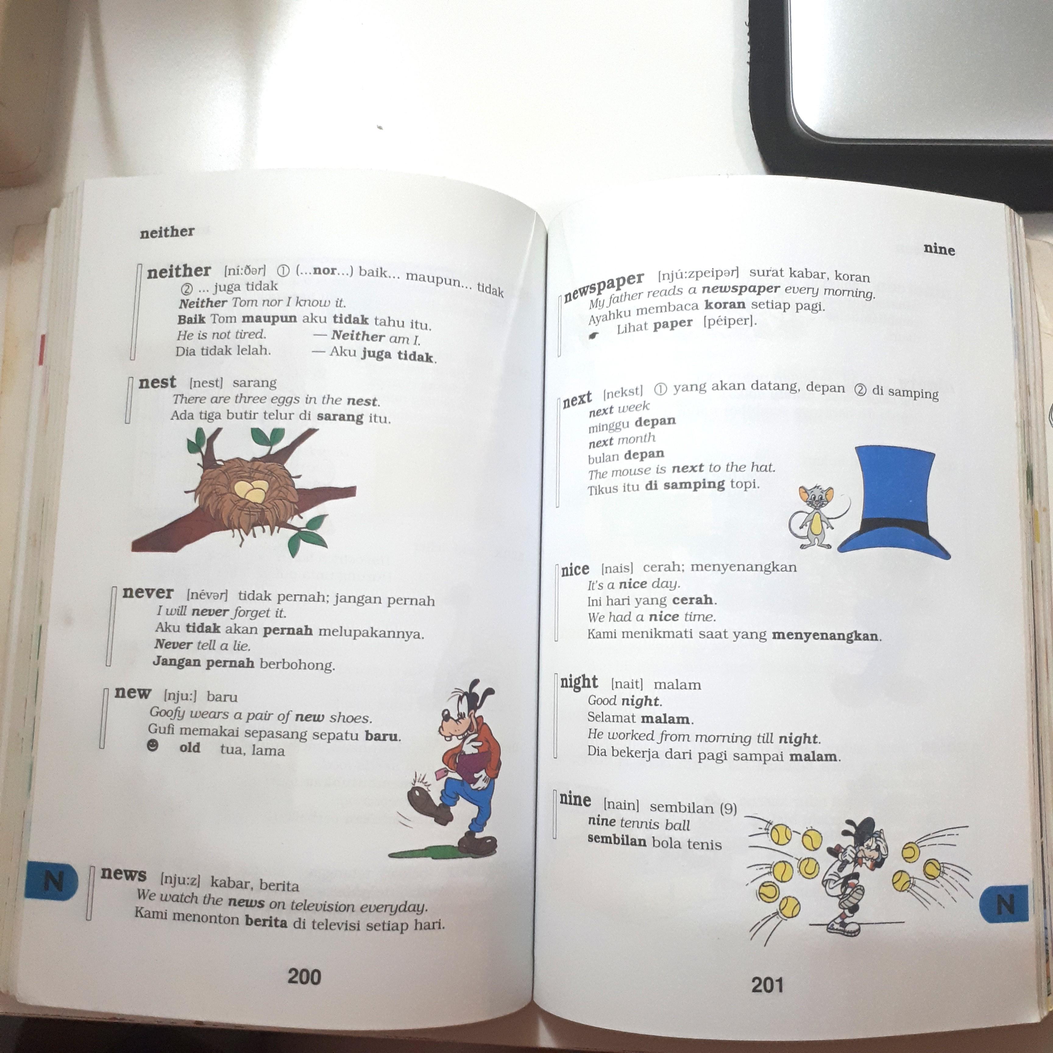 Disney EnglishIndonesian Dictionary, Buku & Alat Tulis, Buku di Carousell