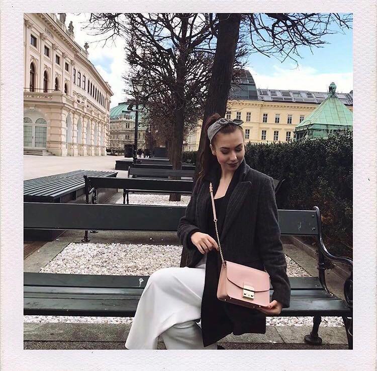 Furla metropolis hotsell shoulder bag moonstone