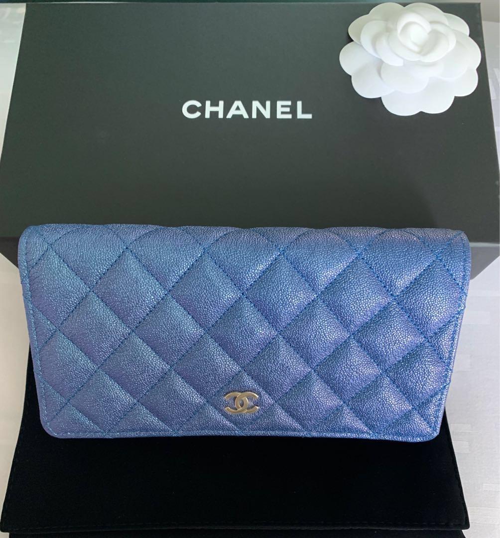 19S Chanel medium zippy wallet in irridescent blue caviar, Luxury, Bags &  Wallets on Carousell