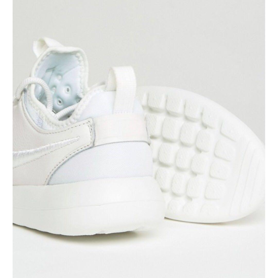 nike roshe two trainers in beige