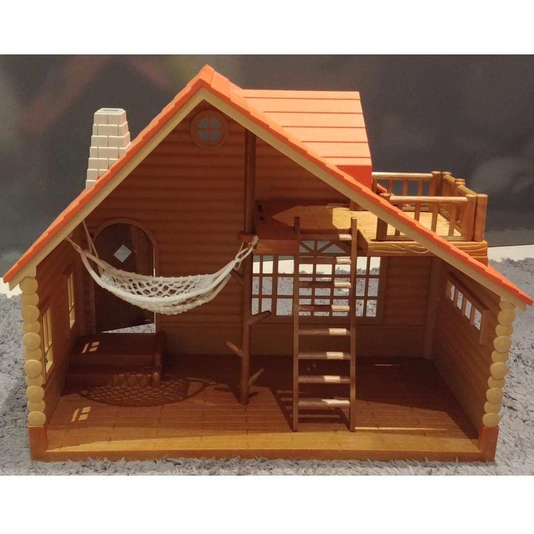 sylvanian families house blue roof