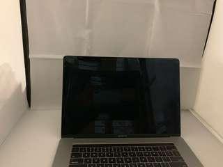 Apple MacBook Pro 15 Inch 2018 2.8GHz Intel Core i7 SSD TouchBar