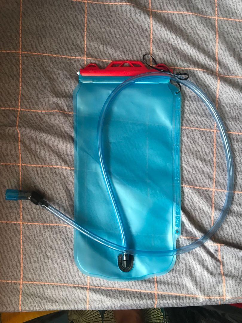 hydration bag decathlon