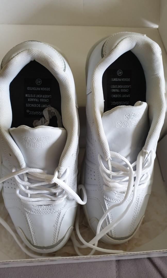 Cut price BN white sneakers 
