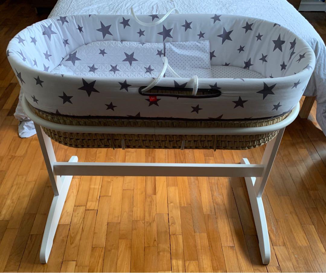 basket bassinet with stand