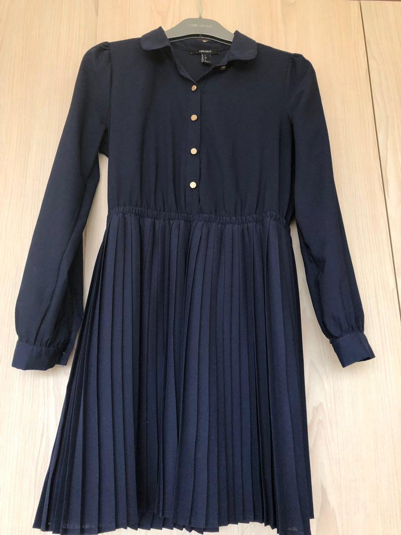Dark blue pleated dress Forever 21