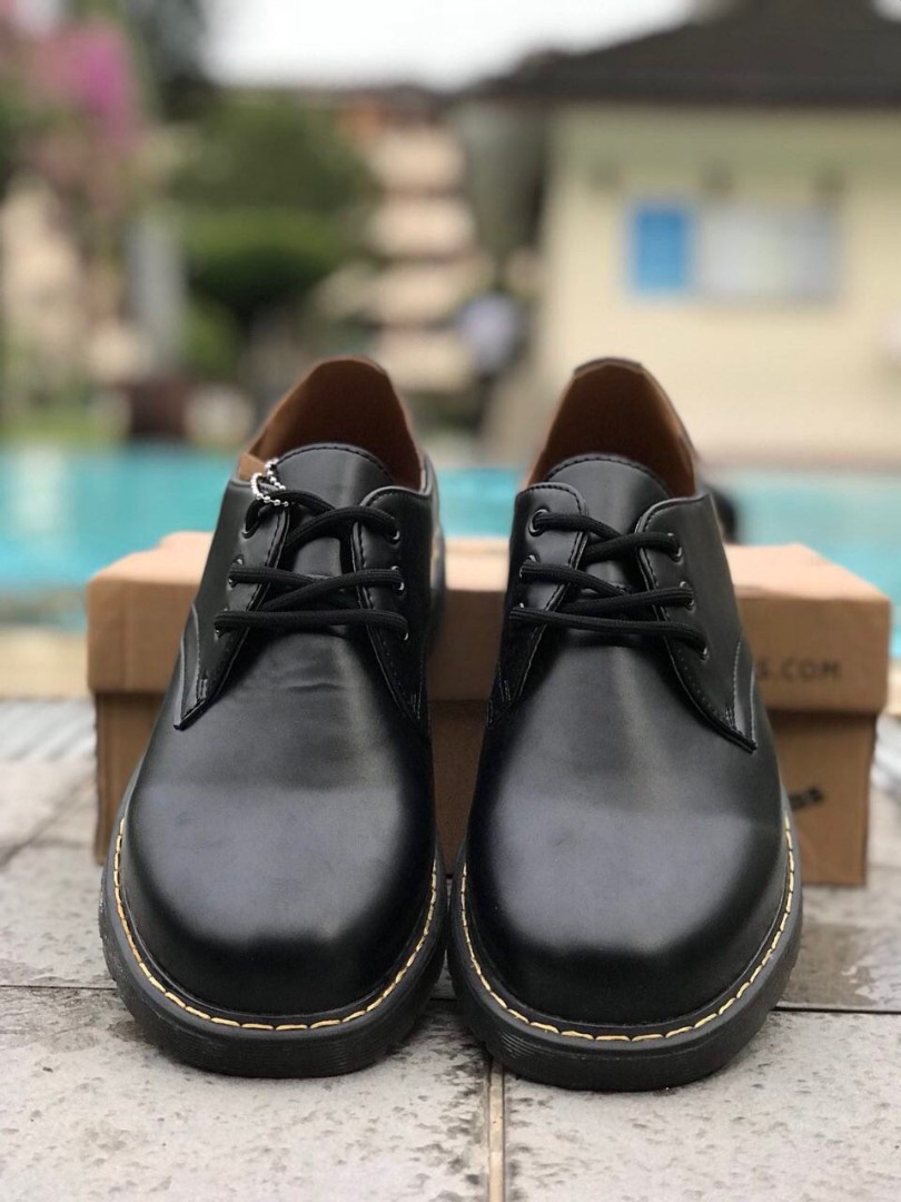 Doc martens 2025 smart shoes