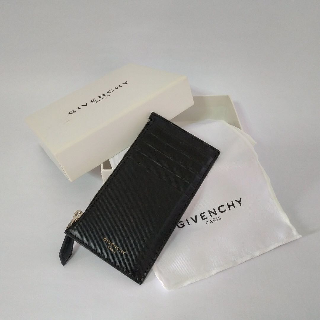 Givenchy Zip Leather Cardholder, Men's Fashion, Watches & Accessories,  Wallets & Card Holders on Carousell