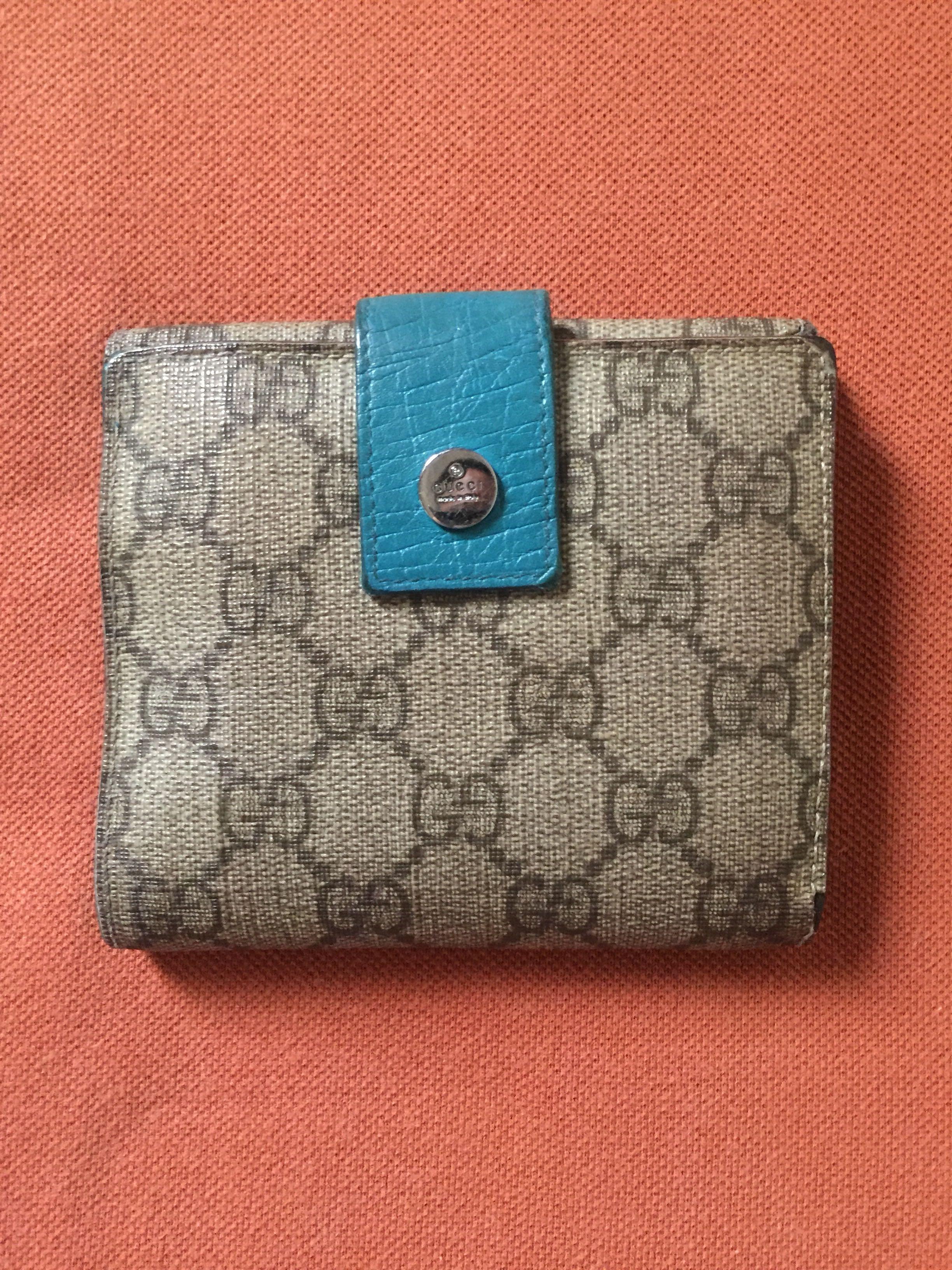Gucci - leather wallet (Category: Luxury Bags & Wallets) located in Manila. Submitted by iceMONQ (Listing ID 213133384, Image 1). Description: - Gucci authentic leather wallet - Batch code: 1158520416 - With signs of usage very minimal only as shown in pictures Contact #: 09209687743 RFS: One of my rare collections but need to dispose of things Meetups: LRT Tayuman.