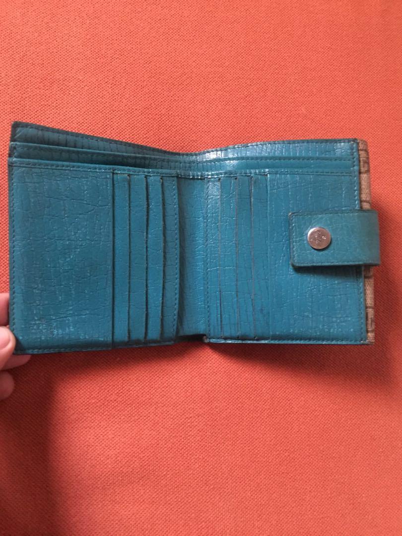 Gucci - leather wallet (Category: Luxury Bags & Wallets) located in Manila. Submitted by iceMONQ (Listing ID 213133384, Image 3). Description: - Gucci authentic leather wallet - Batch code: 1158520416 - With signs of usage very minimal only as shown in pictures Contact #: 09209687743 RFS: One of my rare collections but need to dispose of things Meetups: LRT Tayuman.
