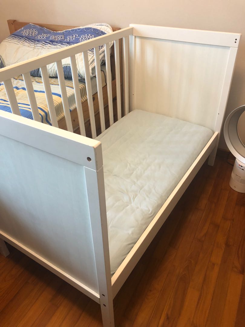 sundvik baby cot