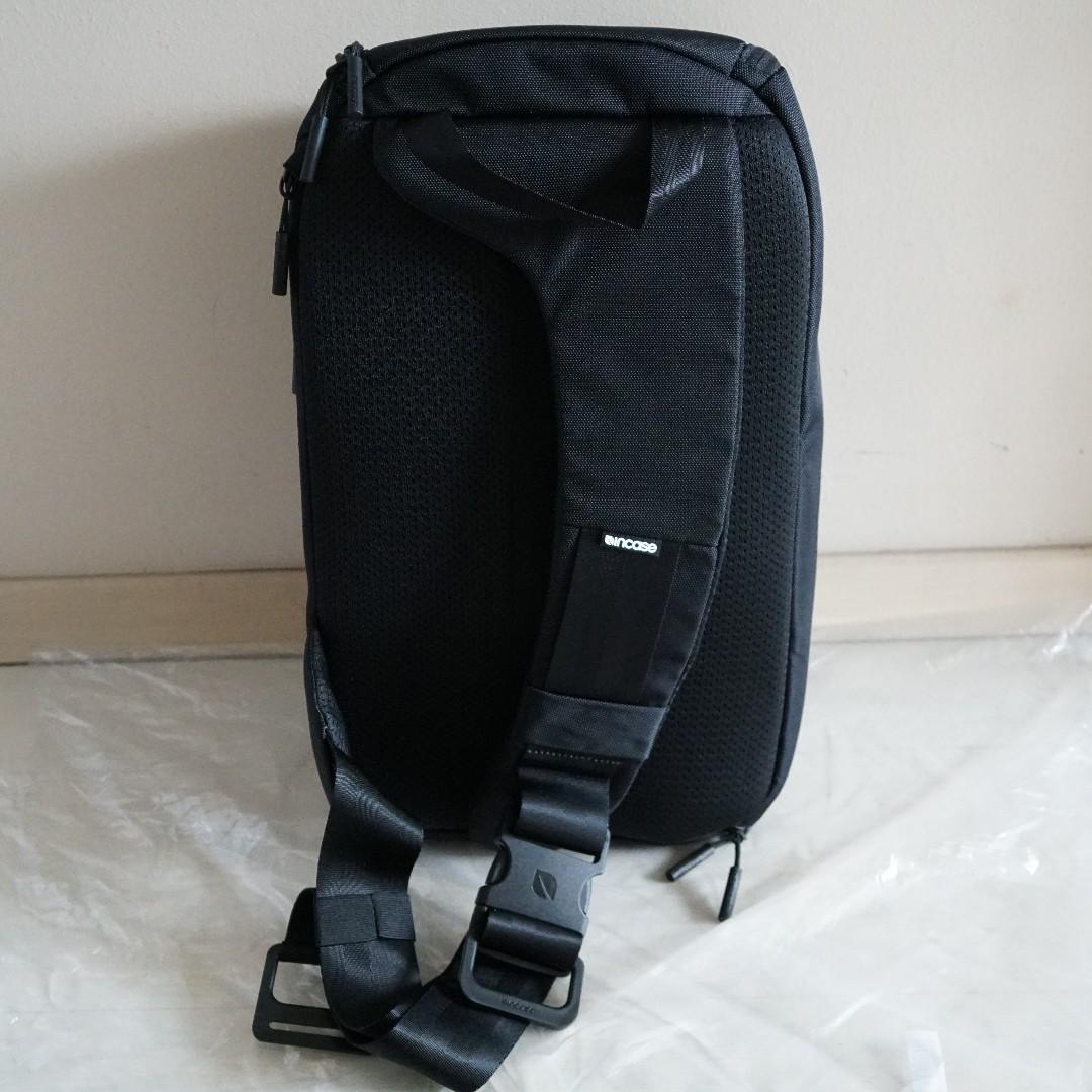 Incase capture shop sling pack