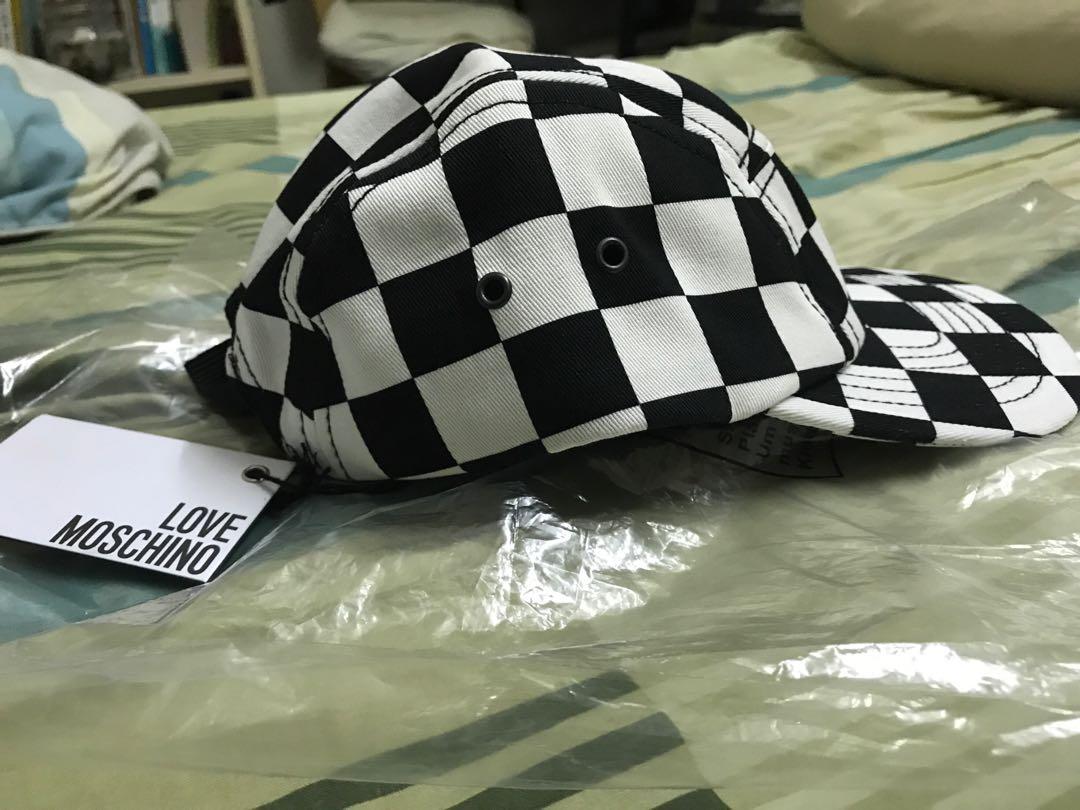 love moschino hat