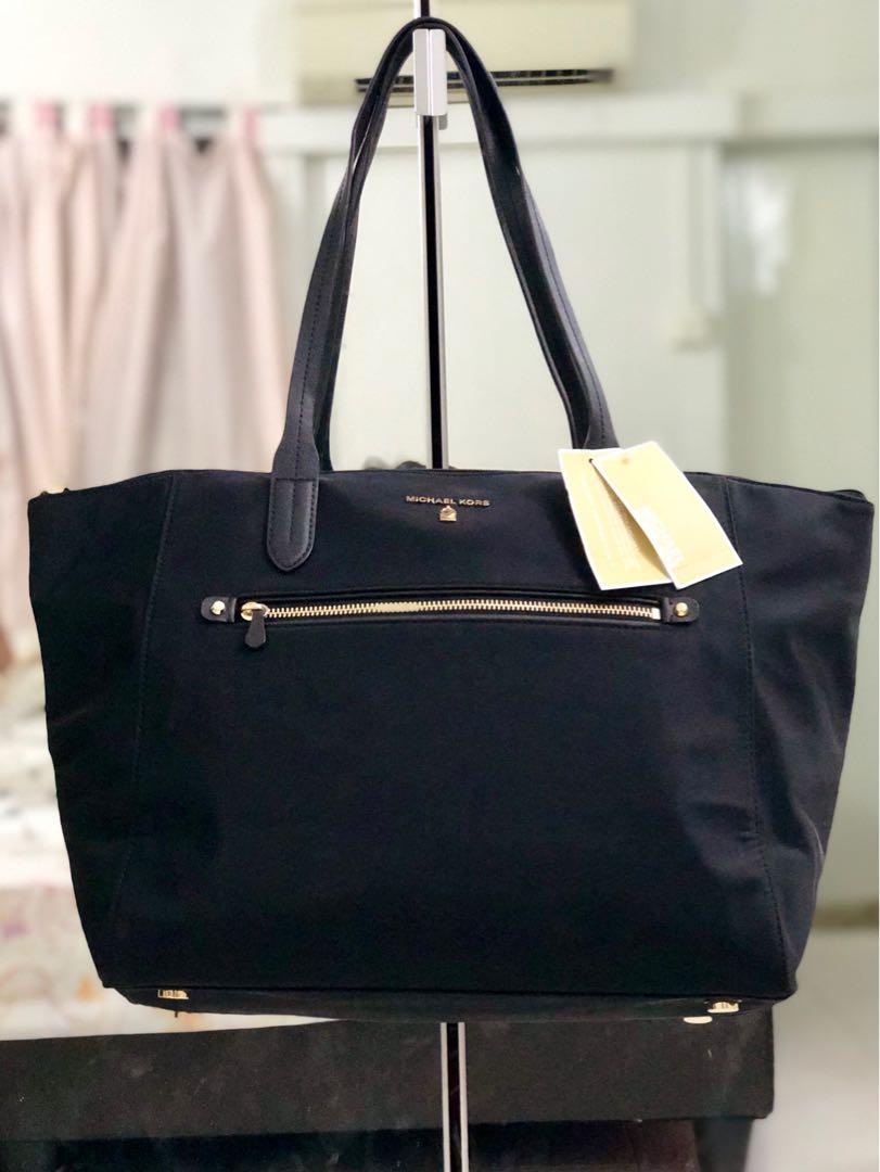 NWT Authentic Michael Kors Large Nylon Tote Diaper Bag, Women's Fashion,  Bags & Wallets, Tote Bags on Carousell