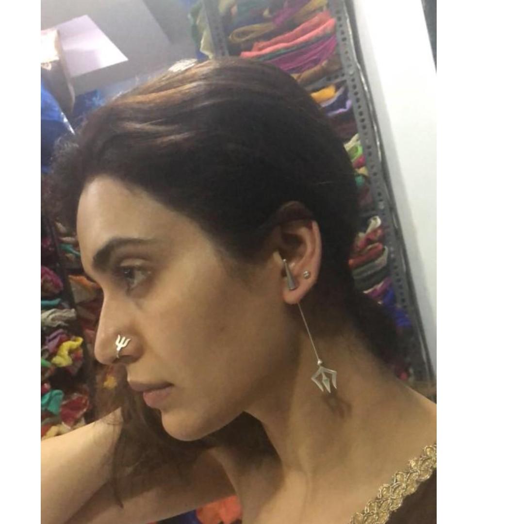 Trishul top nose pin