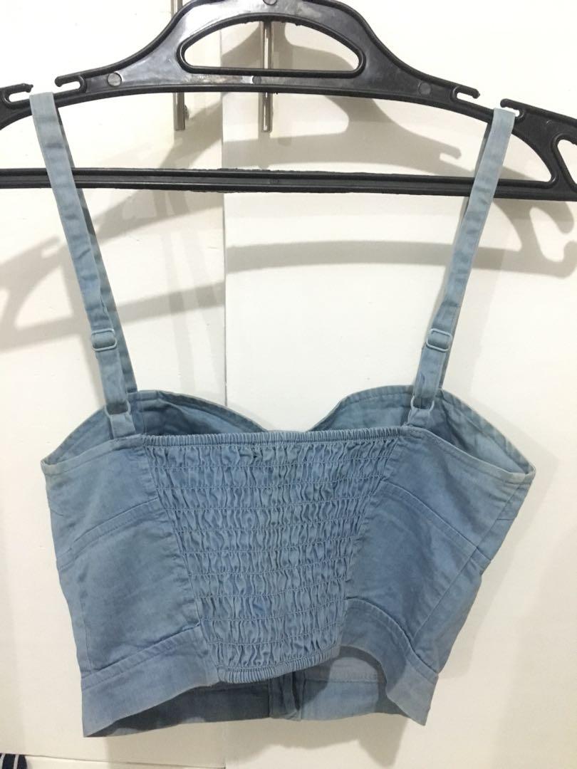 Preloved cropped corset style top (Category: Sleeveless) located in Cebu City. Submitted by lrgrc (Listing ID 220654712, Image 2). Description: .