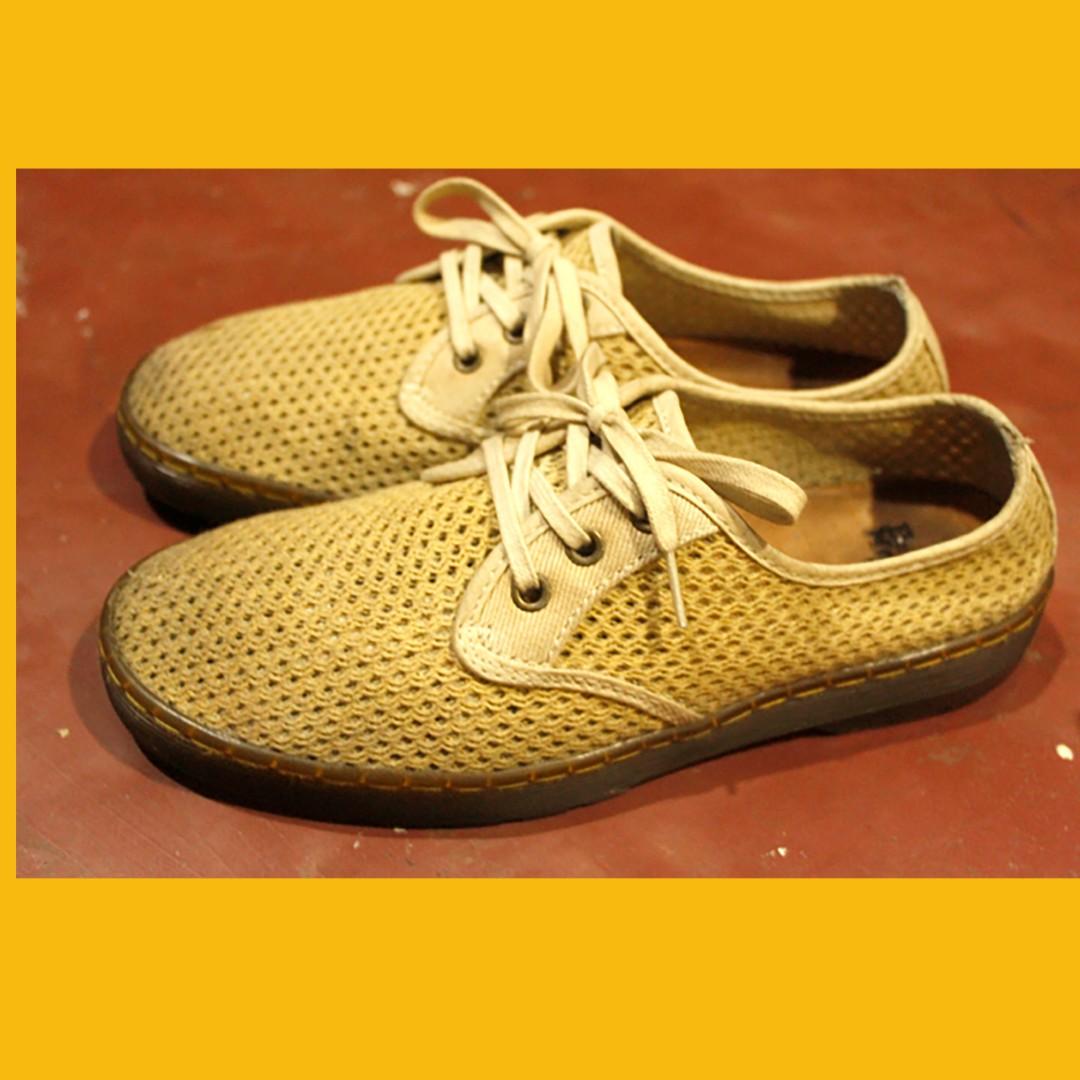 RARE Doc Martens Roxon Unisex Shoes (Category: Sneakers) located in Quezon City. Submitted by orangedust (Listing ID 220700753, Image 1). Description: Rare Roxon design Authentic Dr. Martens Brand Feel free to message me for inquiries. :).