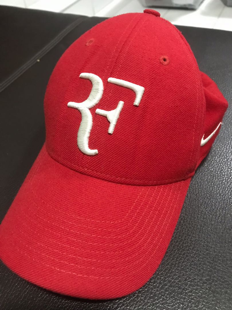 roger federer red cap